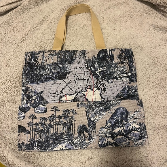 Dior Beauty Limited Edition Around the World Book Tote Bag NEW never used - Picture 3 of 5